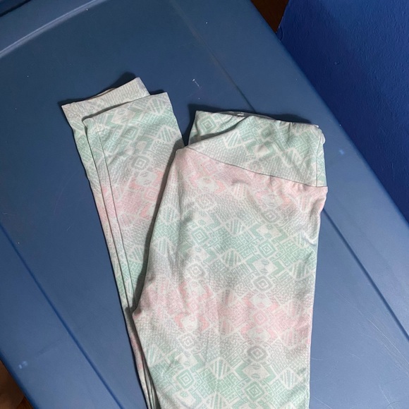 LULAROE Yoga pants - Picture 1 of 2
